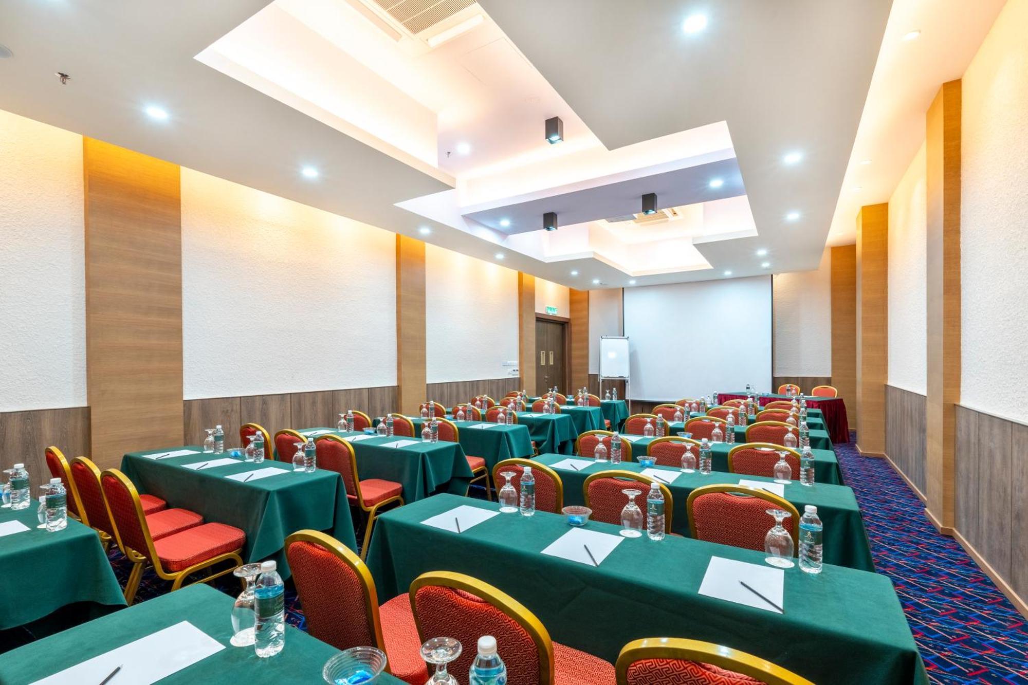 Arena Premier Hotel Seremban Eksteriør bilde